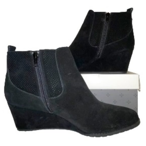 Alex Marie Shoes - 🆕Alex Marie Black Suede Booties size 11